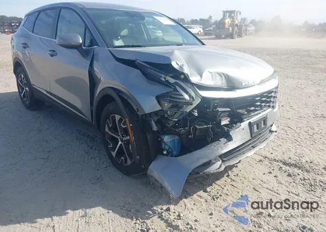 2024 Kia Sportage Ex z USA, uszkodzony, nr VIN KNDPV3DF1R7271136